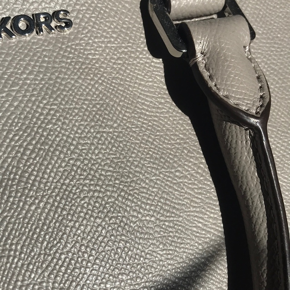 MICHAEL KORS SELMA MEDIUM SATCHEL - Picture 8 of 8